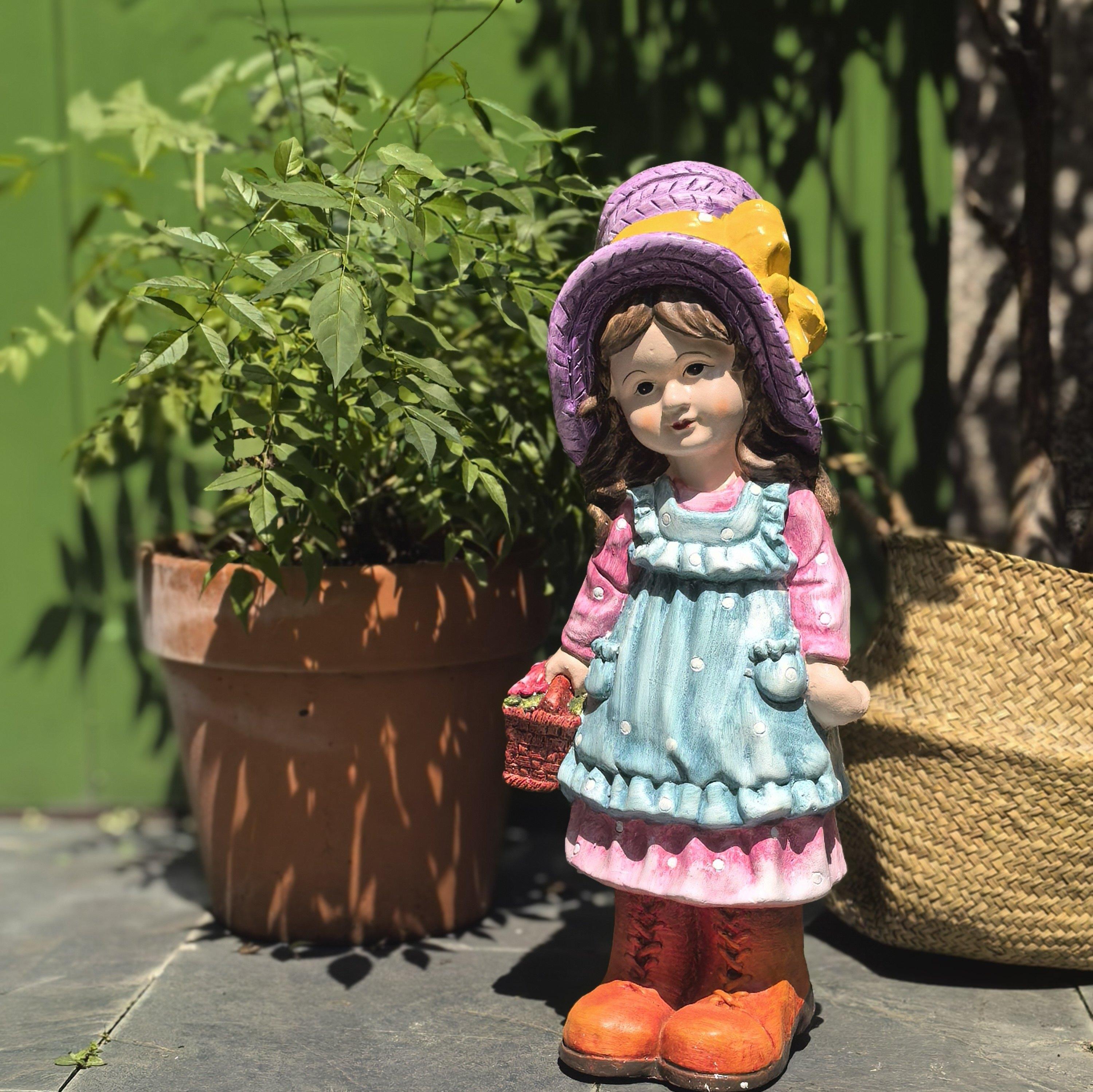 Outdoor Garden Statue of Girl with