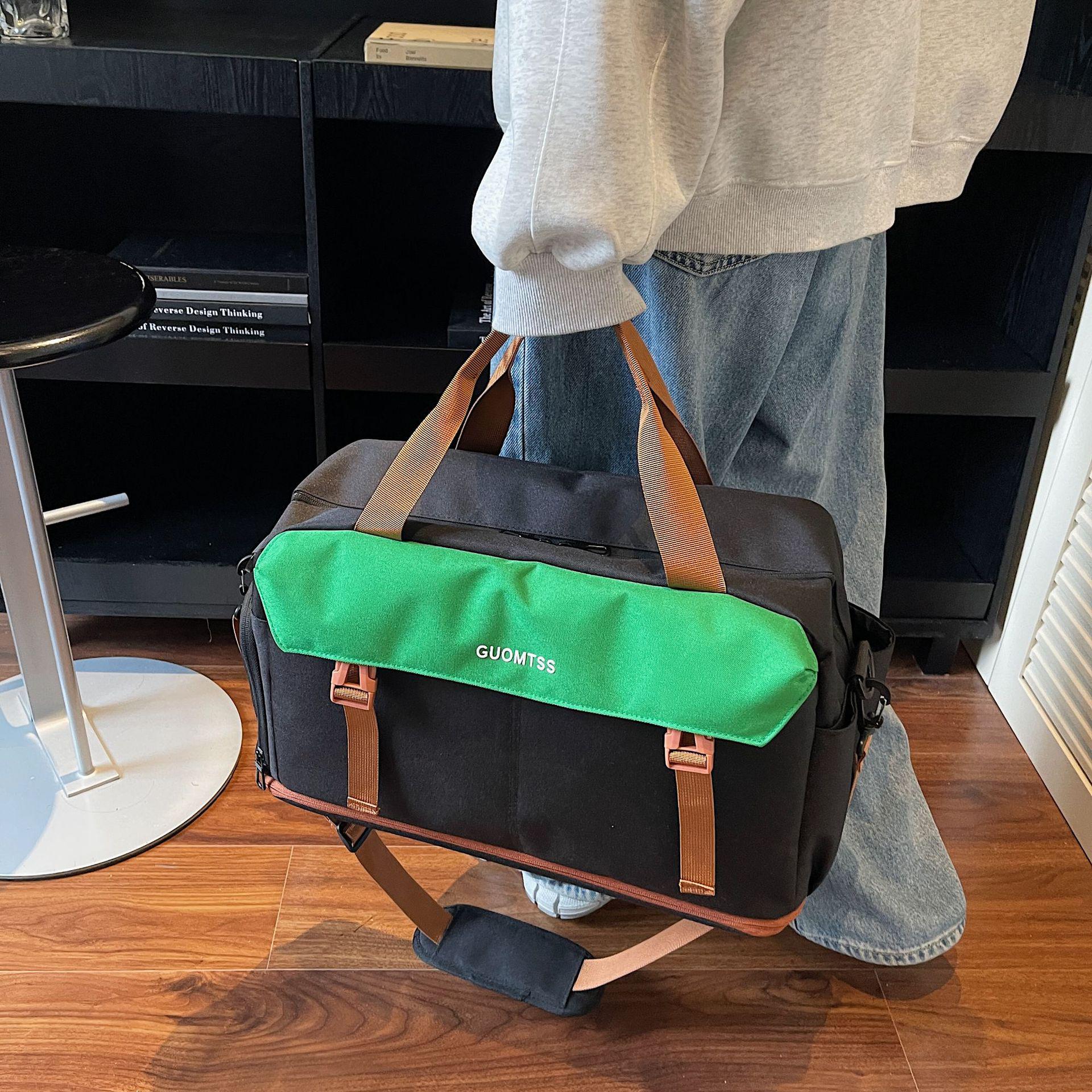 

Expandable Travel Bag: Large Capacity, Wet/Dry Separation, Ideal for Short Trips & Sports чорний