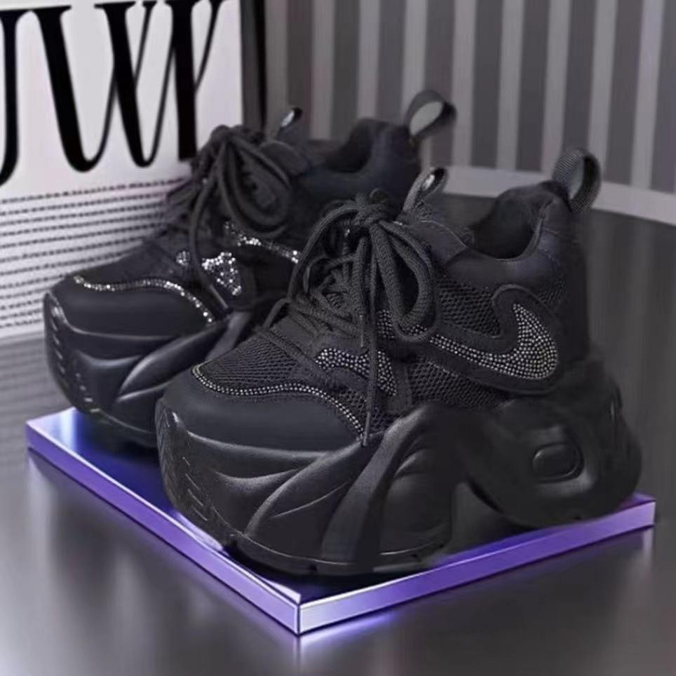 Chaussures Dad Femmes 2025 Automne/Hiver Nouvelle Mode Épaisses Semelles Intérieur Augmentant la Hauteur Pelucheuses Polyvalentes Décontractées Chaussures de Sport