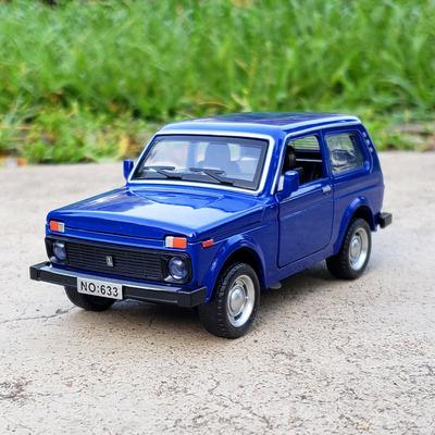 1/32 LADA NIVA Classic Car Alloy Car Model Diecast Metal Toy Car Vehicles Model Simulation Sound Light Collection Childrens Gift