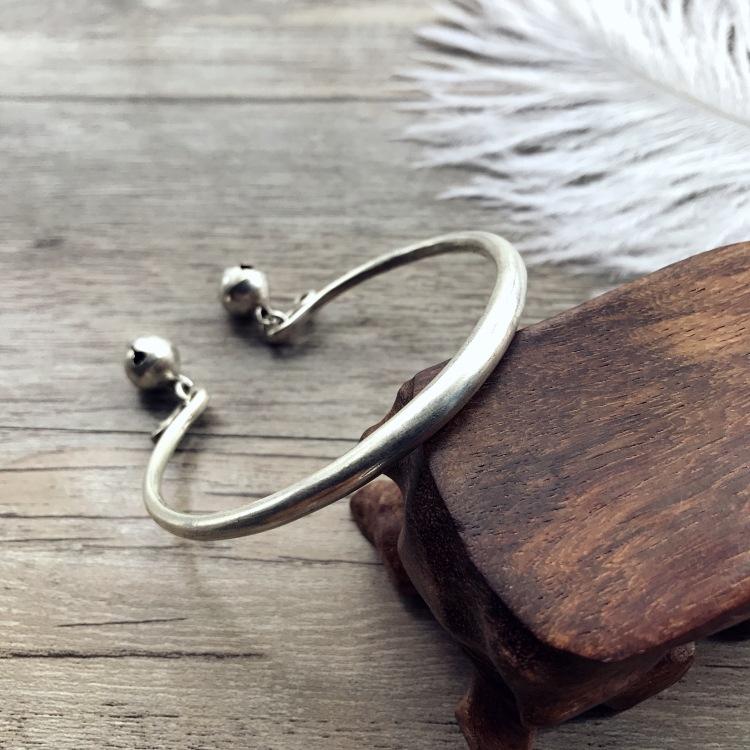

Nie Xiaoqian handmade retro Miao silver bell bracelet with sound female simple anklet anklet antique jewelry