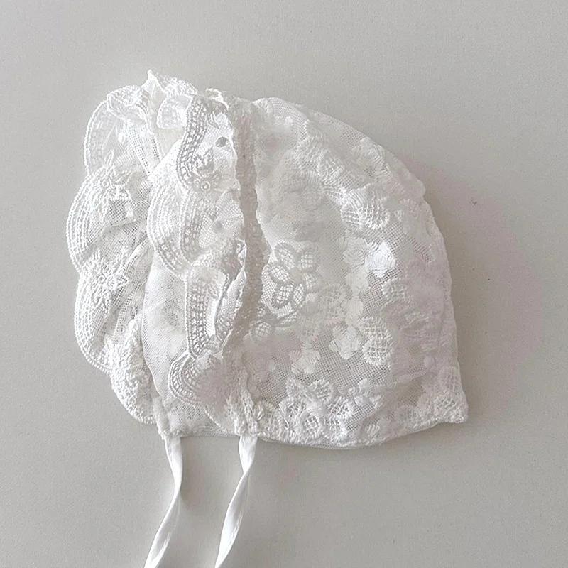 Nuovo Cappellino per Neonato in Pizzo Cappellino da Battesimo per Bambina Neonato per Bambine 0-6 Mesi Cotone Estivo Cappellino in Pizzo a Rete Floreale Ricamo Cappellino da Corte