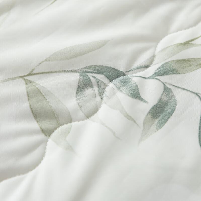 Fangen Silky Cool-Touch Summer Quilt