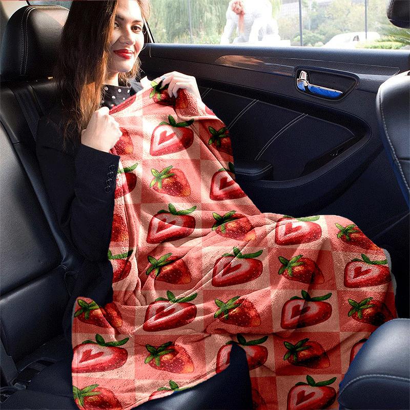 1pc Strawberry Printing Lightweight Flannel Blanket, Comfortable and Warm Blanket,  Sofa Bed and Couch Office, Suitable for Gift Blankets