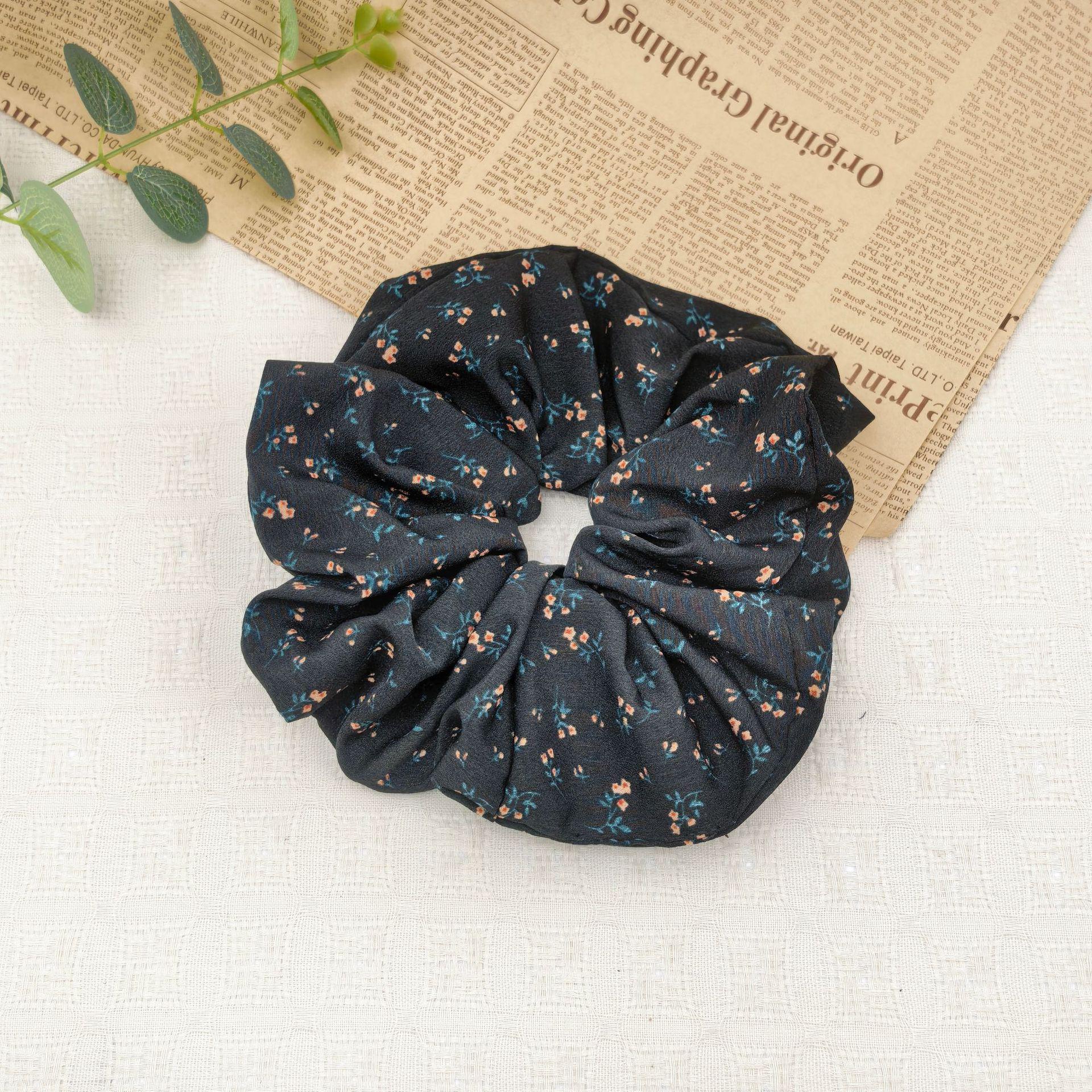 

Корейская цветочная универсальная резинка для волос для хвостиков и пучков чёрный