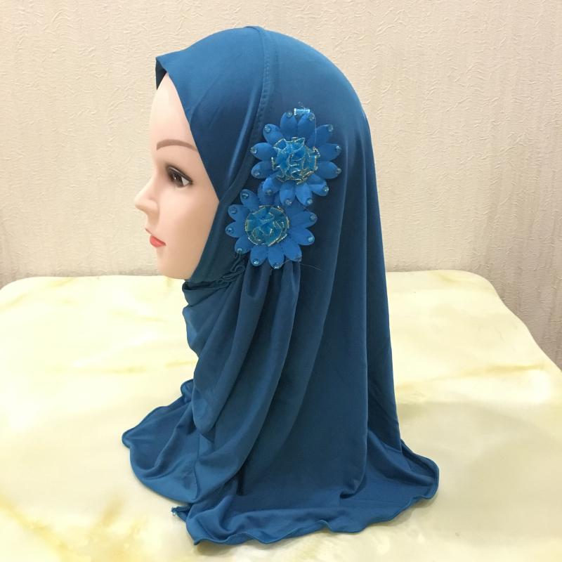 H081 wunderschönes kleines Mädchen Hijab mit Blumen niedliche Hijab-Mützen Damenkappen passen 2-6 Jahre alten Mädchen