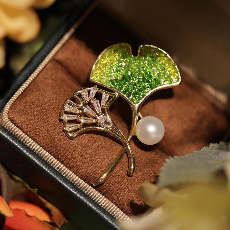 Bo Xin Yun Ginkgo Leaf Brooch with Zircon & Pearl
