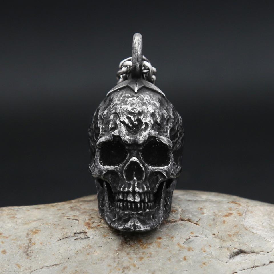 Vintage Black Skull Pendant Necklace 316L Stainless Steel Hip Hop Biker Dark Skull Necklaces Male Party Jewelry Halloween Gifts