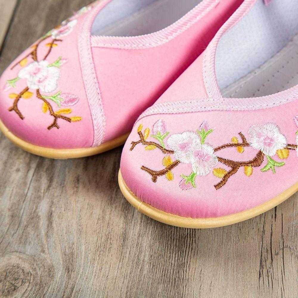 Soft Sole Floral Embroidery Satin Shoes Wear Resistant Hanfu Shoes Ballet Shoes For Girl Women