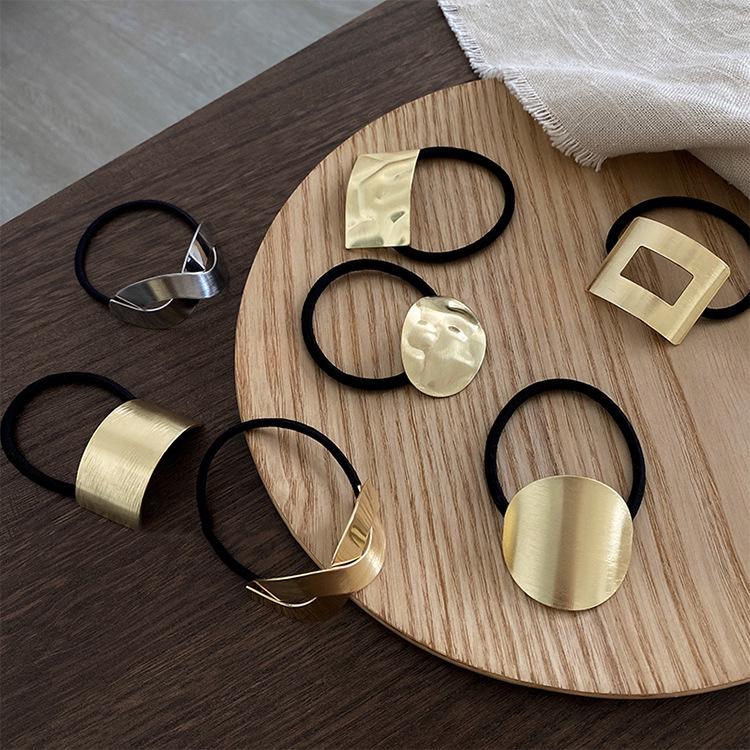 Elegant Metal Hair Clip: Stylish, Versatile Hairpin and Headdress with Simple, Trendy Design.
