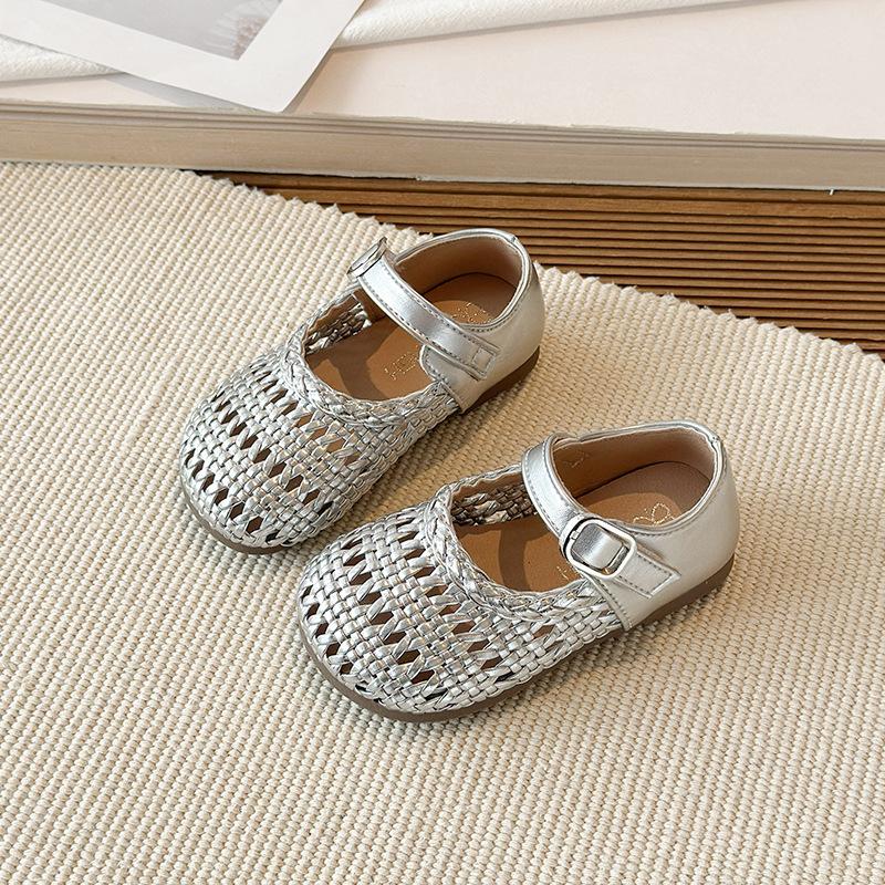 Summer Girl Princess Sandals New Korean Version Child Soft Loafers Fashionable Girls' Hollow Flat Retro Bean Leather Shoes