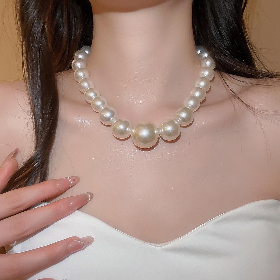 French Retro Pearl Necklace, Earrings, and Bracelet Set for Women - Elegant and Versatile