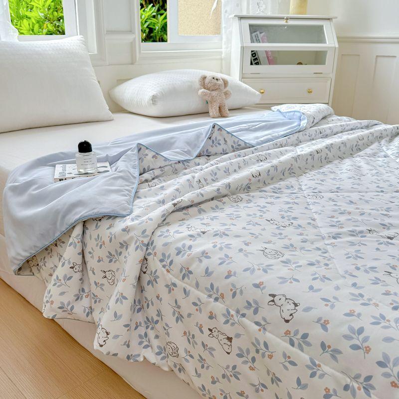 1Pcs Floral Pattern Quilt All-Season Comfort Machine Washable Polyester King Size Bedspread With Soft Liner Multipurpose Blanket