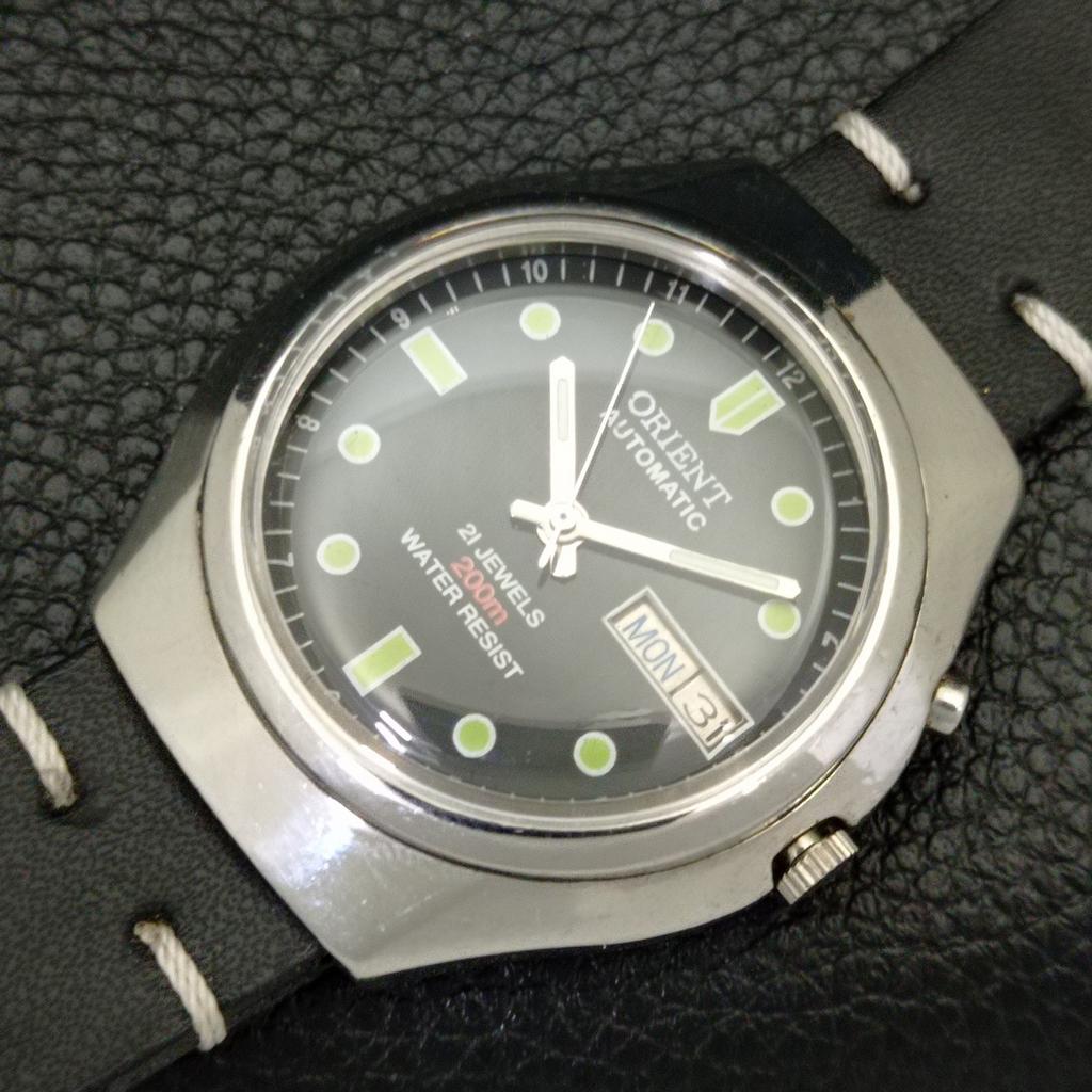VINTAGE ORIENT AUTOMATIC 46943 JAPAN MENS BLACK COLOR DIAL WATCH a700716-5 R204-a700716