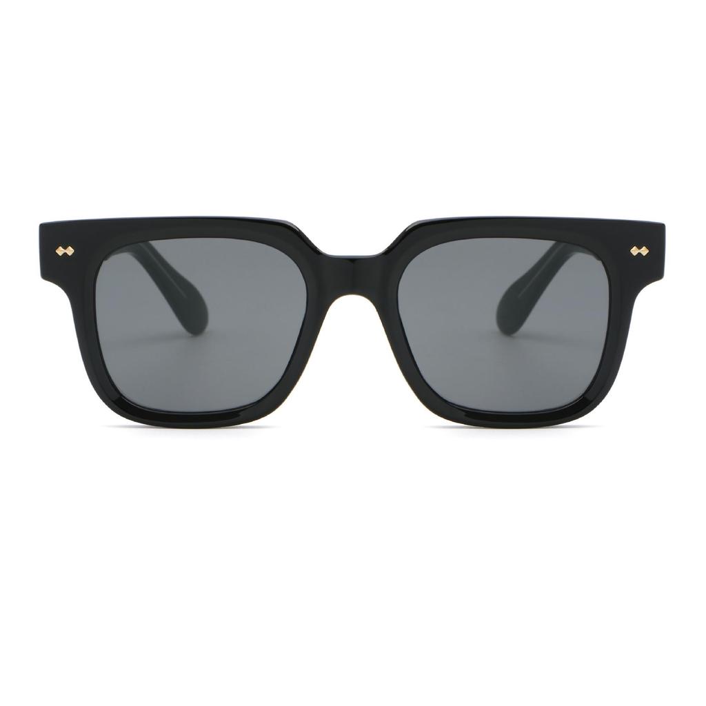 Retro Square Frame Sunglasses with Metal Hinges – Stylish European & American Design for Summer Personality