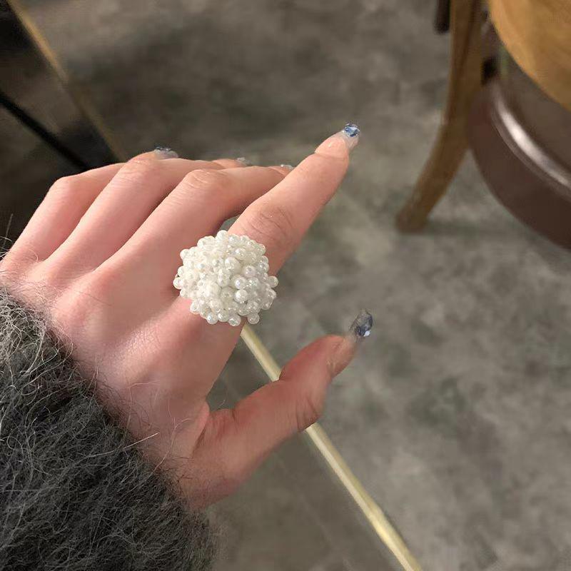 Koreanischer süßer offener Perlenblumenring - elegantes und vielseitiges trendiges Accessoire für den Zeigefinger von Damen