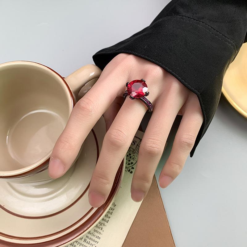 Biżuteria Miedziana Podstawa Pozłacana Symulowany Korund Okrągły Czarne Złoto Personalizowany Pierścionek Damski 12Mm