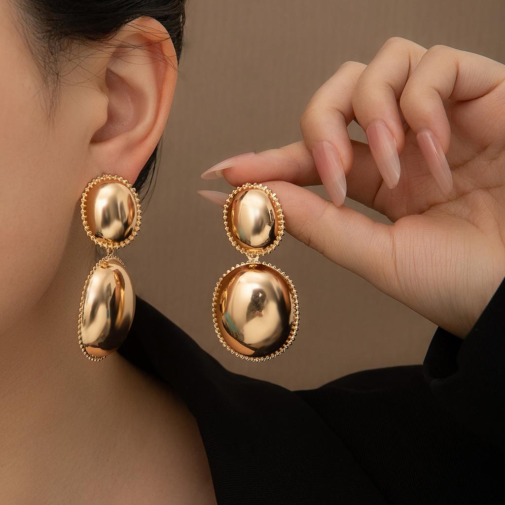 Metal Wind Retro Earrings Smooth Oval Water Drop Light Luxury Earrings Classic Fashion Temperament Earrings