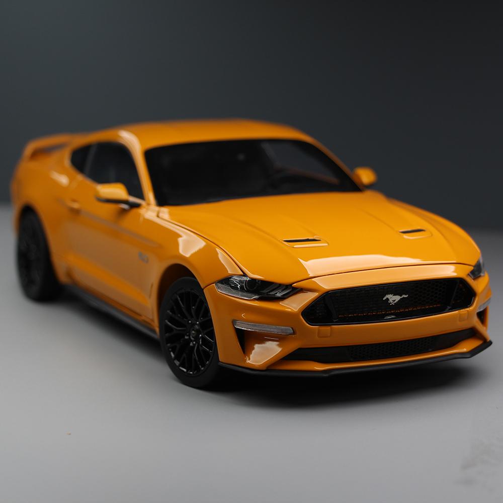 Static Metal 1:18 Scale Ford Mustang Simulation Alloy Coupe Collection Memorial Car Model Ornaments