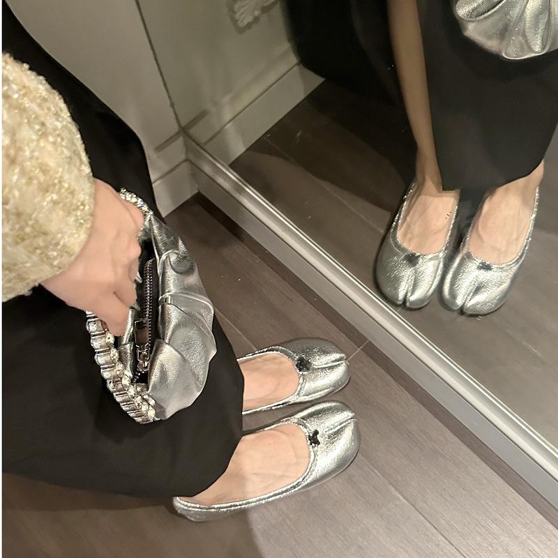 

Обувь с раздвоенным носком мягкая подошва серебристая свиная нога свиные копытца обувь подкова плоская подошва легкий вырез одинарная обувь женская юбка удобная универсальная 40 серебряный