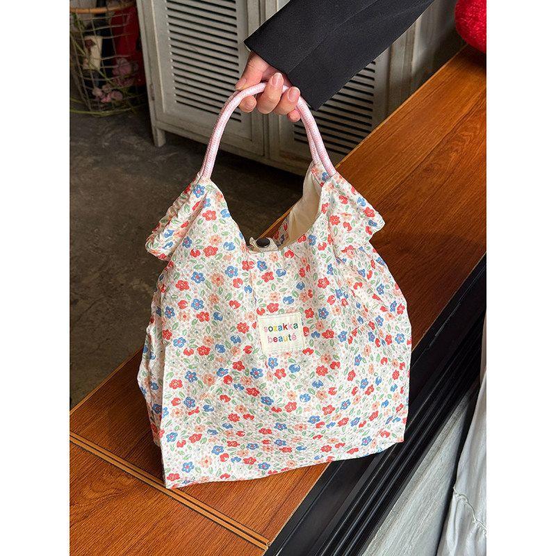 Large-capacity Portable Handbag with A Casual Beach Style Slim Tote Bag