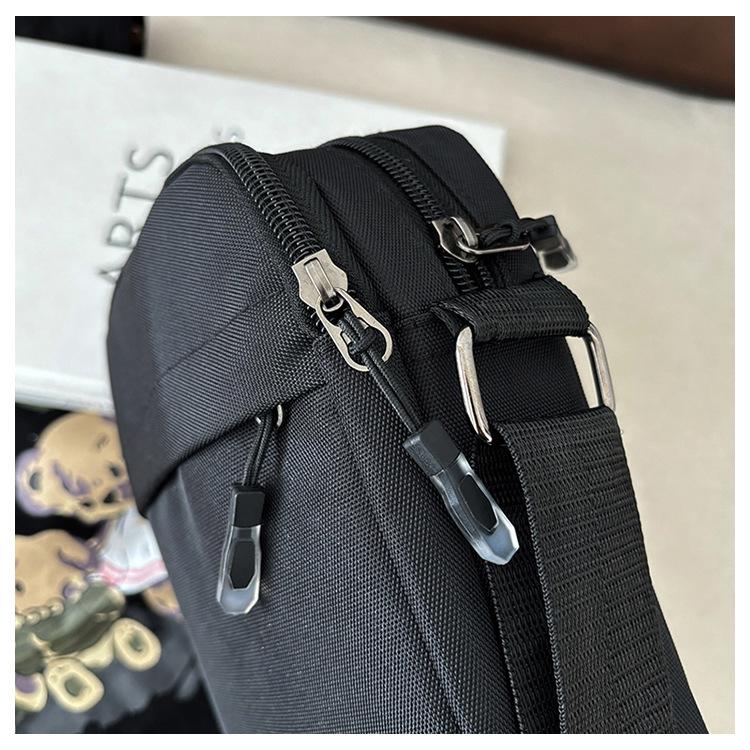 Men's and Women's Trendy Sports Messenger Bag - Casual Mobile Phone Shoulder Bag