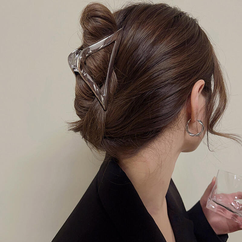 Amy Shiny Metal Triangle Half-up Hair Clip gold
