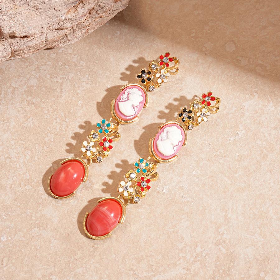 Vintage Diamond Set Resin Oval Colorful Flower Portrait Collarbone Chain Necklace