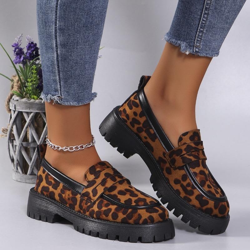 Women's Plus‑Size Loafers, New Leopard Print British‑Style Fashion Shoes, Elegant Versatile Suede Footwear