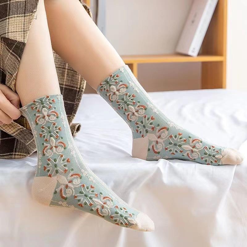 1/5 Pairs Palace Style Retro Relief Women's Socks Elegant Casual Wear Socks