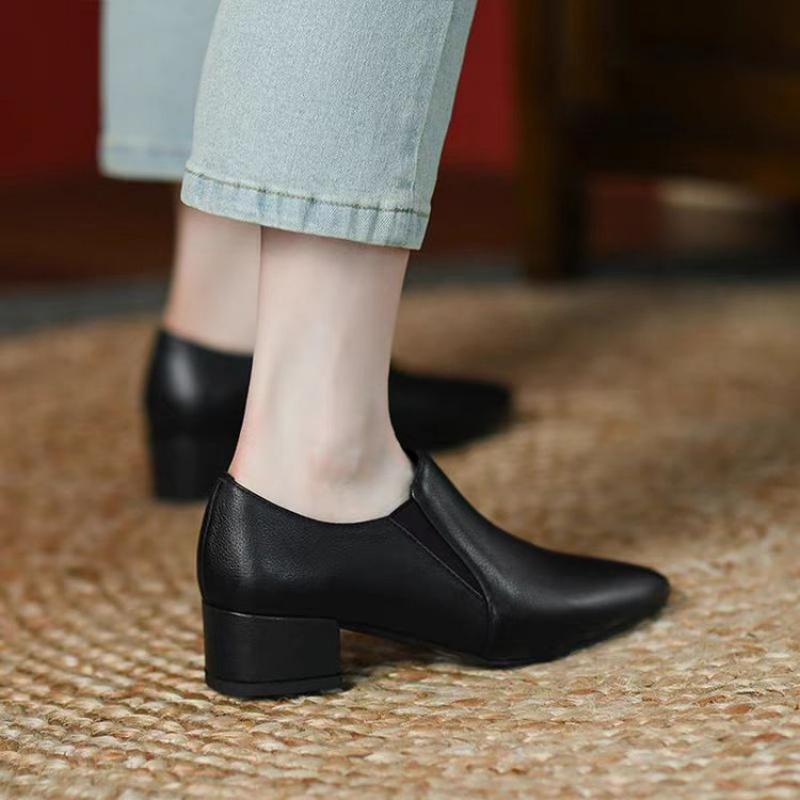 Nowe Damskie Skórzane Buty w Brytyjskim Stylu - Retro Czółenka na Grubej Pięcie ze Szpiczastym Noskiem, Niskie Buty Wizytowe na Biuro i do Codziennego Noszenia