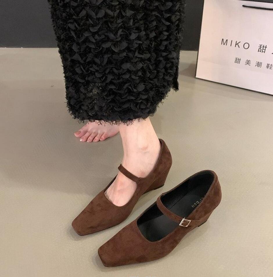 Retro Velvet Mary Jane Shoes Women's Wedge Shoes Spring Autumn New Summer Skirt Evening Versatile Commuting High Heels Shoes