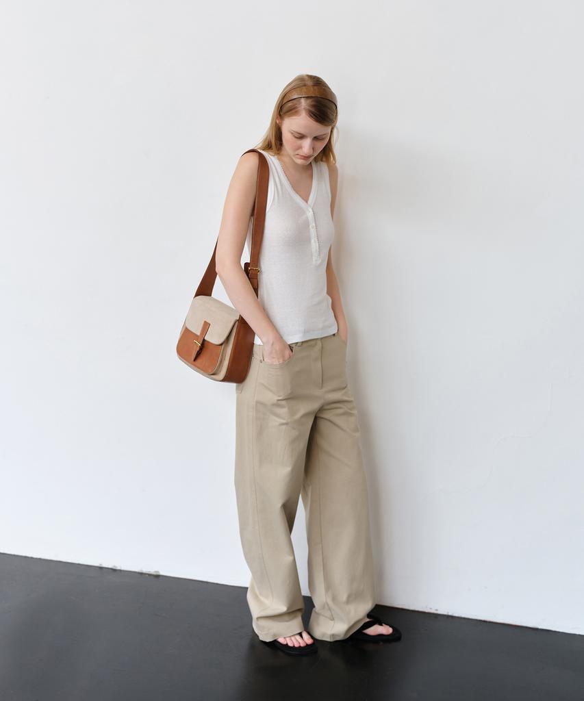 THERYE Pincoat Button Sleeveless Top(Ivory)