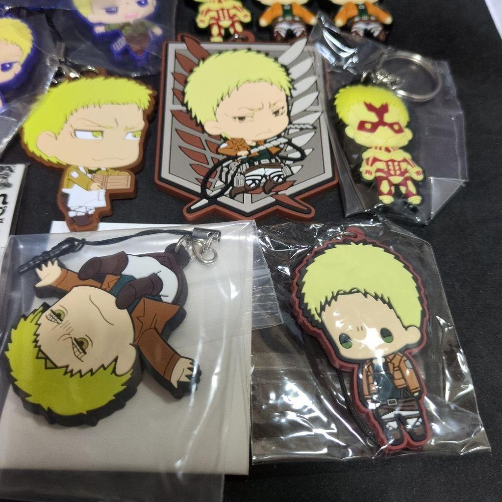 [USED] Attack on Titan Rubber Keychain Strap