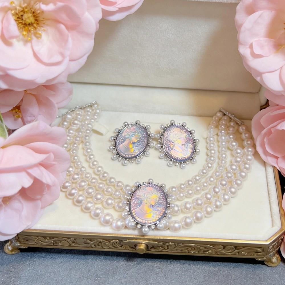 2025 Vintage-Inspired Women's Jewelry Set: Four-Layer Zircon Necklace & Earrings