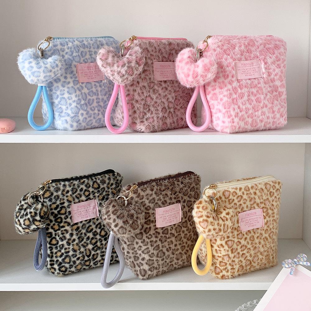 New Vintage Plush Leopard Print Makeup Bag for Girls Portable Skincare Organizer Students Small Toiletry Bag Women Clutch Purse