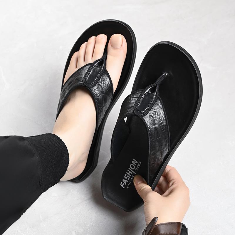 Flip-flops men's outdoor wear non-slip leather pinch feet Vietnamese beach slippers men's sports trendy sandals