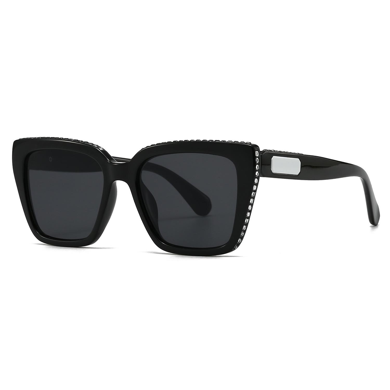 

Luxurious Diamond Brand Style Designer Square Sunglasses Women For Men Stylish Vintage Sun Eyeglasses Popular Punk UV400 Crystal Shades As the photo