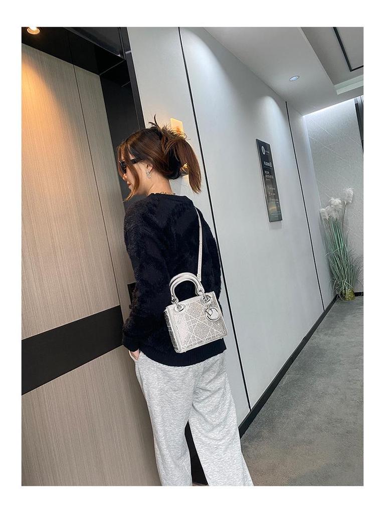 Dámská kabelka s kamínky, lehká luxusní, 2025, Princess Diana, do ruky, crossbody, přes rameno - Vynikající malý čtvercový design