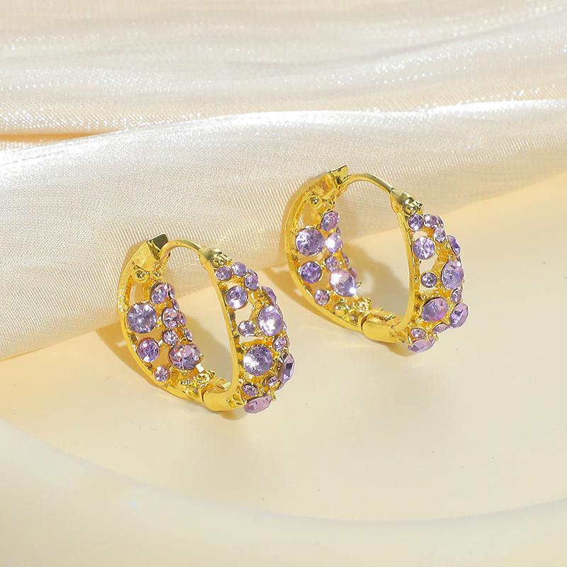 Delinmemiş kulaklar için mükemmel, şık manyetik elmas kulak klipsleri. Ünlülerin lüks görünümlerine hitap eden Japon-Kore moda aksesuarı.