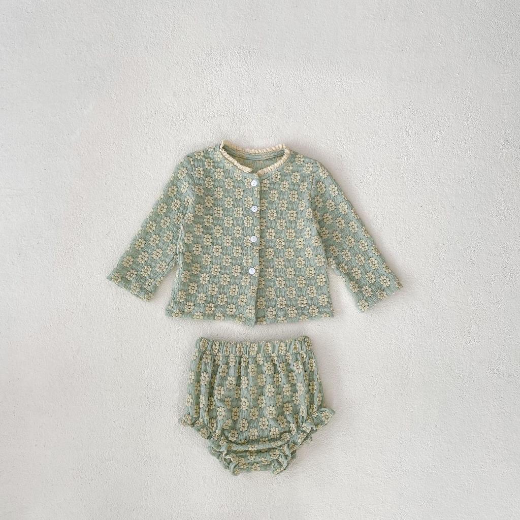 Knitted Baby Set Long Sleeve Buttoned Cardigan and Elastic Waist Bloomers Soft Breathable Fabric Suitable for Newborns and Infants