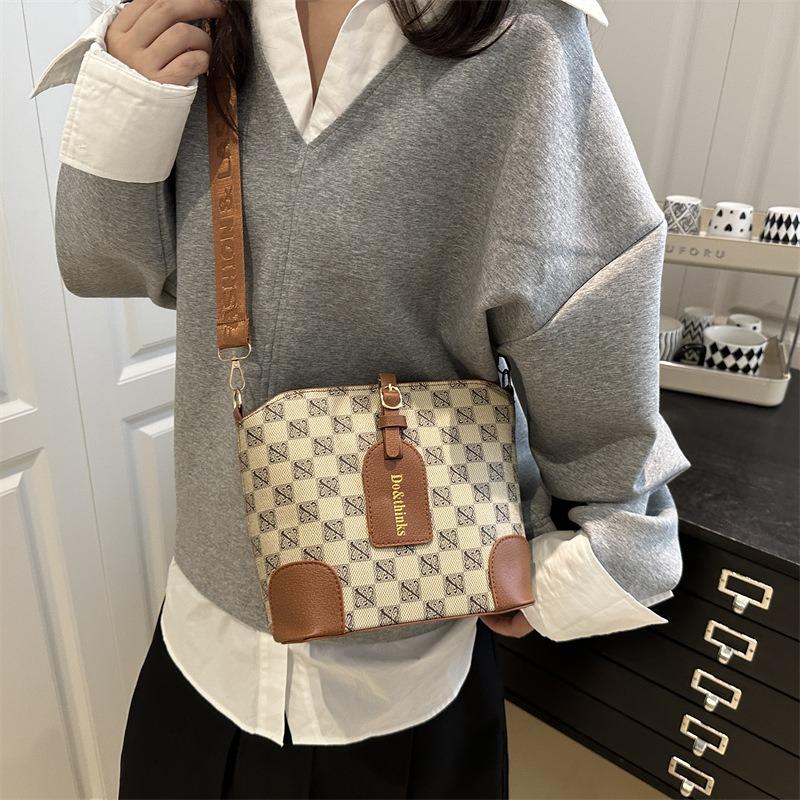 Popular Bags Women's Bags New Trendy Fashion Autumn and Winter Broadband Messenger Bags Checkered Retro Bucket Bags