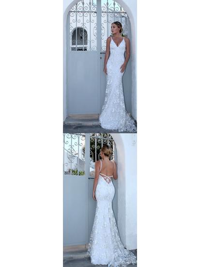 2025 Sexy V-Neck White Spaghetti Strap Evening Gown