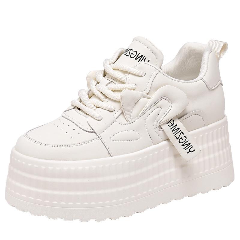 Dicke Sohle kleine weiße Schuhe Damen 2024 Frühling neu 8cm Plateau lässige Board-Schuhe mit kleinem Innenfutter zur Erhöhung Damenschuhe