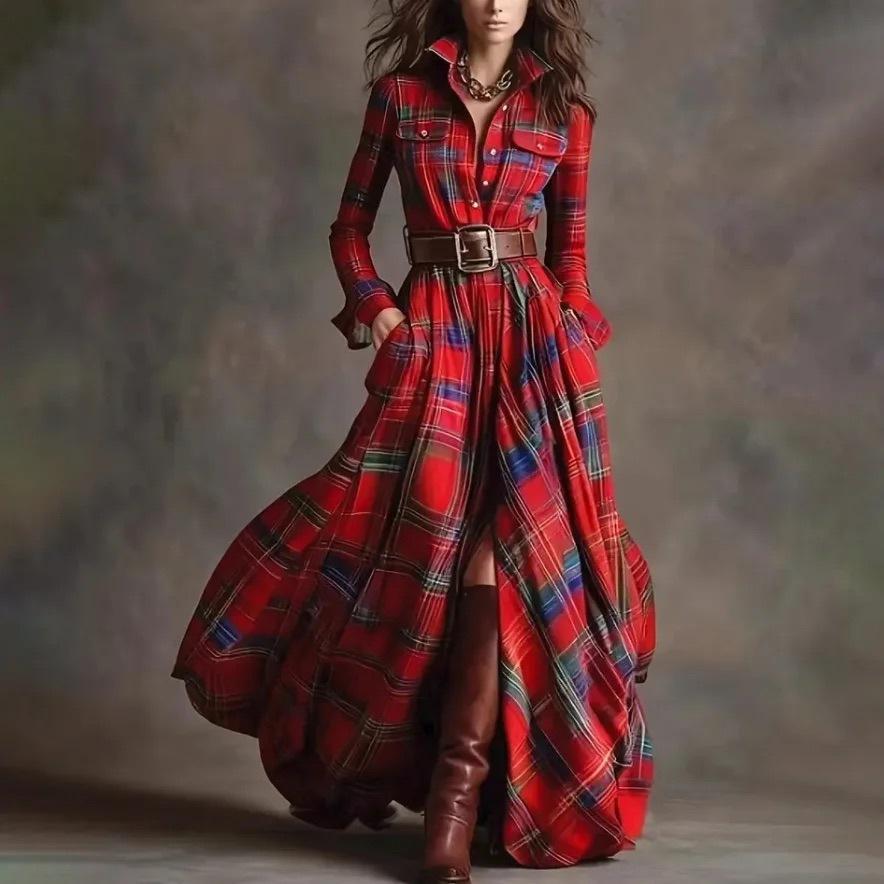 Damska ciemnozielona sukienka koszulowa midi z długim rękawem, zapinana na guziki w kratę