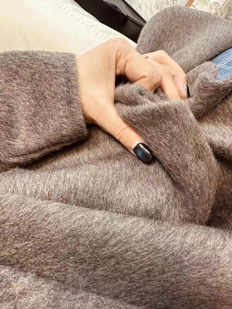 2025 Autumn/Winter Women's Hepburn-Style Stand-Collar Wool Cashmere Overcoat