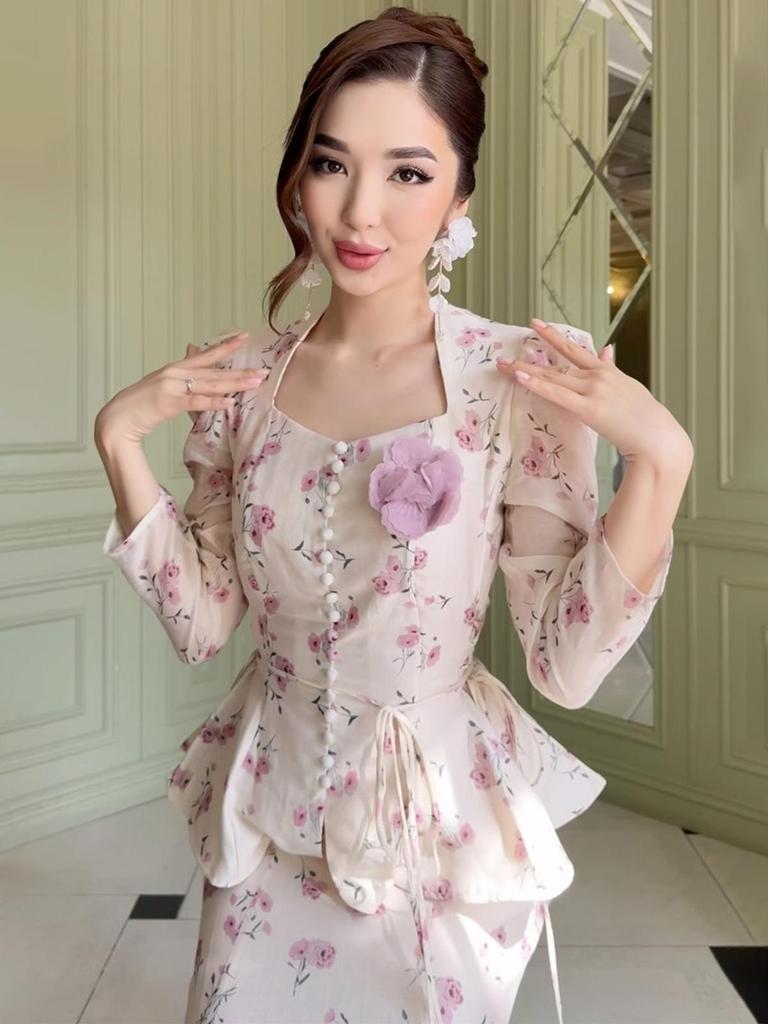 2025 Floral Spring Set: Elegant Long Sleeve Top & Skirt