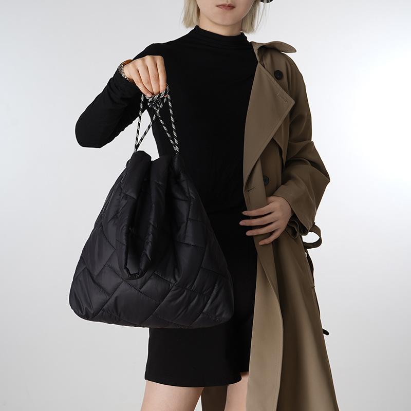 Stylish and simple plaid fluffy women's cotton bag, new literary and artistic fan commuter travel shoulder messenger bag