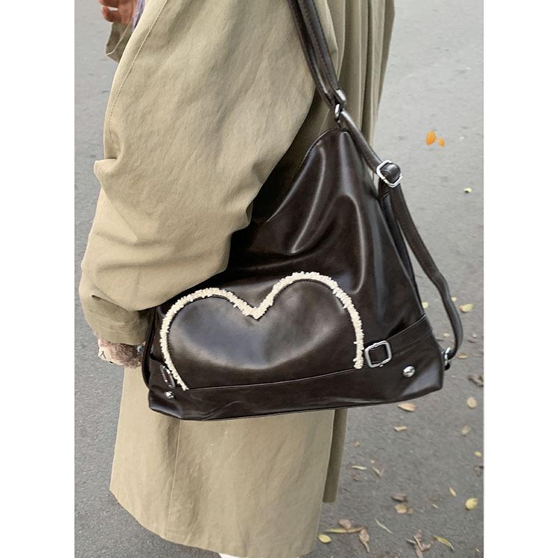 Retro Versatile Commuter Tote Bag Women's 2025 New Fashion Niche Backpack Winter Large Capacity Armpit Bag