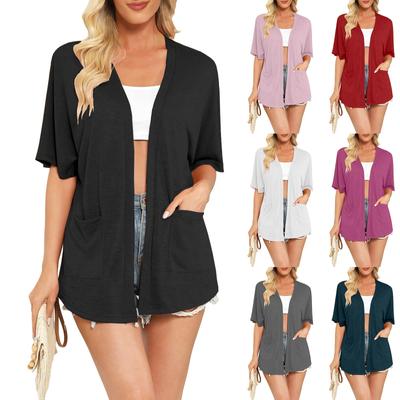 Kurzärmelige Strickjacken für Damen, leichter Sommer-Cardigan, lässiger, lockerer Strandüberzug, gebogener Saum mit Taschen